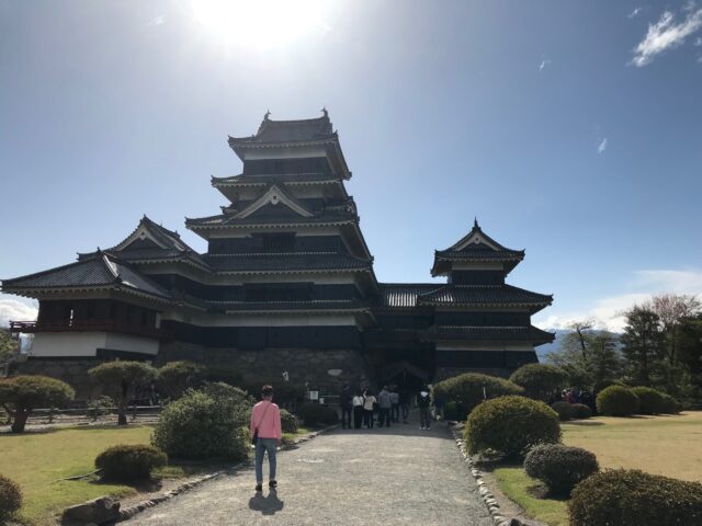 入場して中から観た松本城